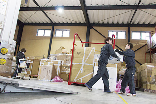 丁寧できめ細やかな対応を心がけてお客様のお荷物を運びます